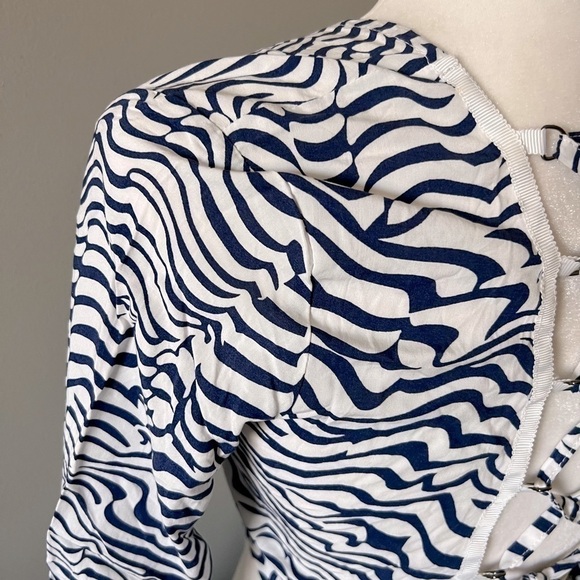 LF deep v long sleeve striped crop top size XS NWT - Picture 10 of 16